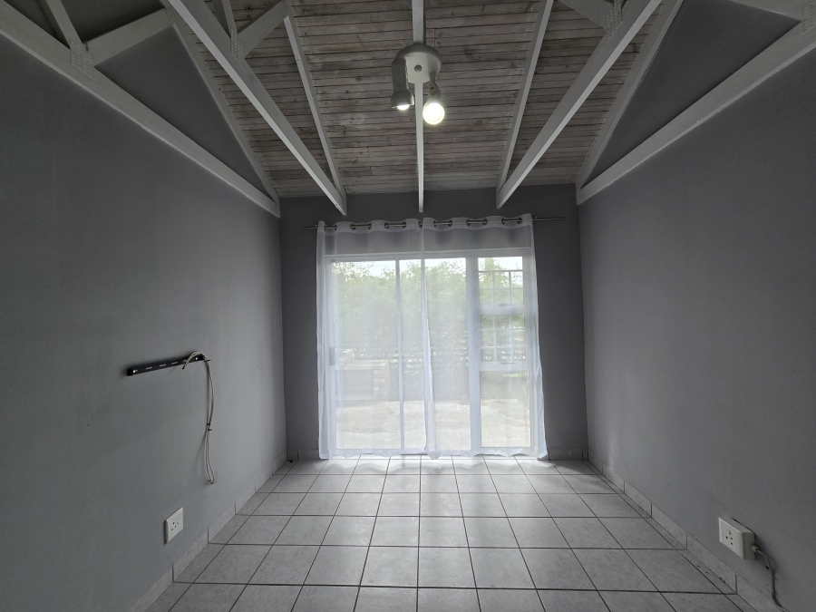 2 Bedroom Property for Sale in West Bank Eastern Cape